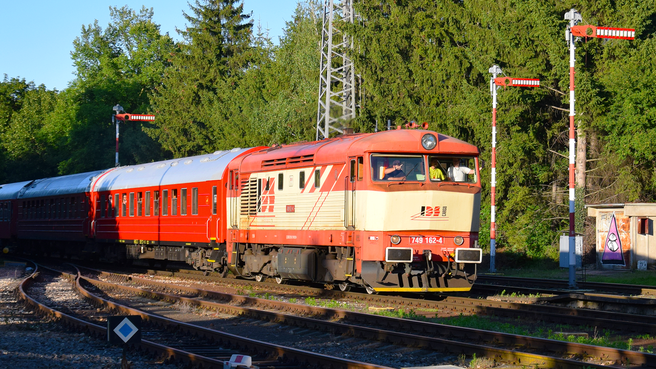 Hronec Expres na Slovensko s Bardotkou IDS Cargo | Stream